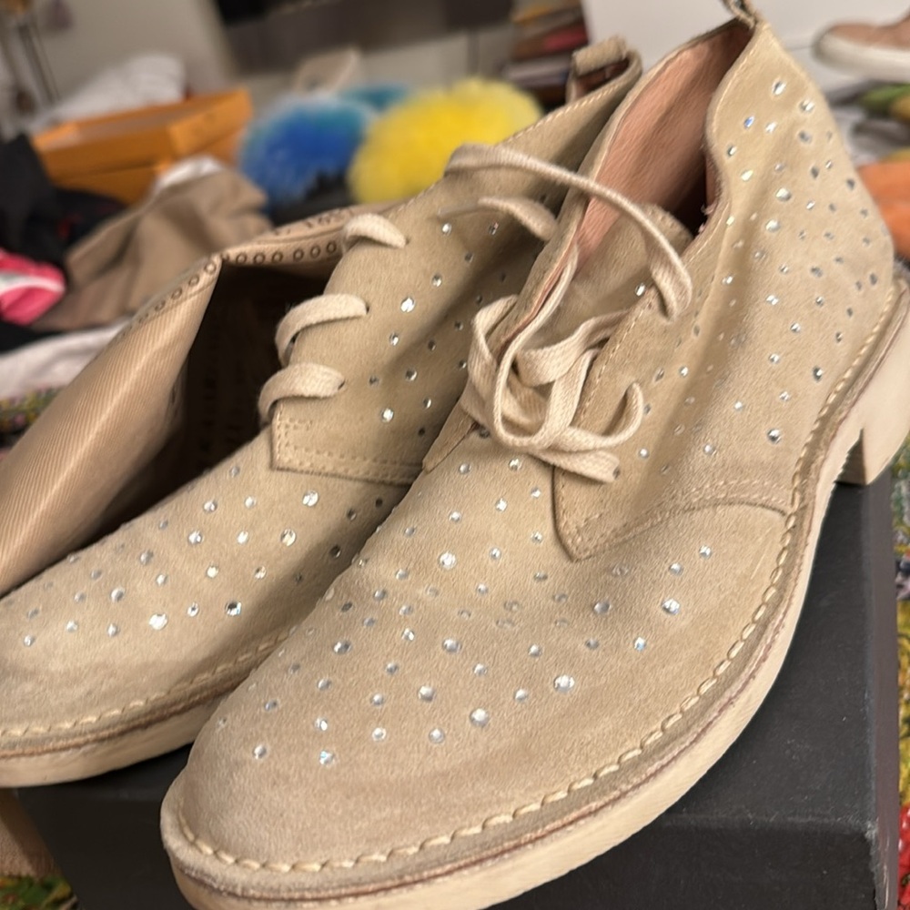 Sparkling!!!!! Crystal ALERT!!!! 🚨 Italian Hand made ankle boots w Rhinestones